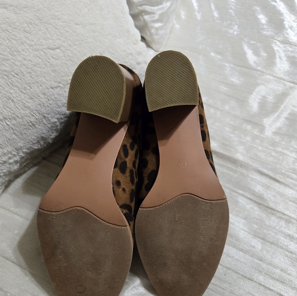 Faux Suede Zip Up Leopard Print Booties. Size 7 1/2 EUC! - Picture 4 of 8